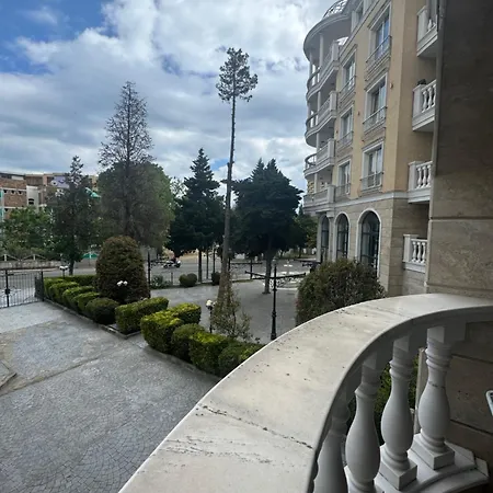 Apartment Charming Two-bedroom In Roma